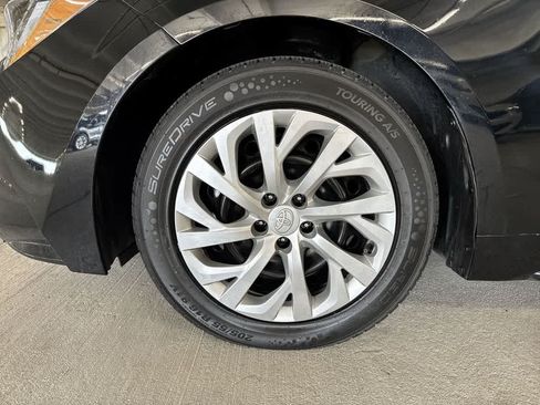 Used 2025 Toyota Corolla LE FWD image 10