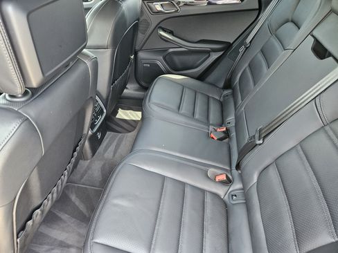 Certified 2026 Porsche Macan AWD/4WD image 28
