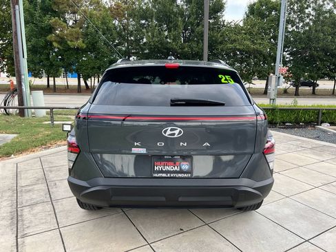 Certified 2025 Hyundai Kona SEL FWD image 12