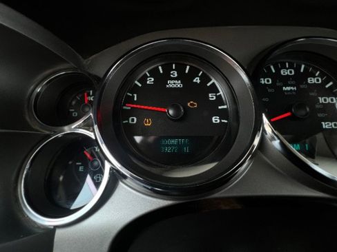 Used 2014 Chevrolet Silverado 2500 W/T AWD/4WD image 11