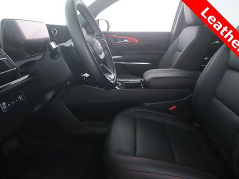 Used 2026 Chevrolet Traverse Z71 w/ LPO, Floor Liner Package AWD/4WD image 16