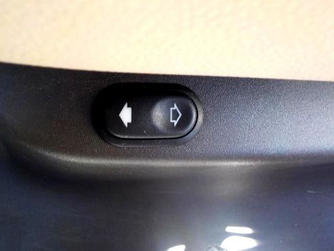 Used 2018 Jaguar F-PACE Prestige image 26