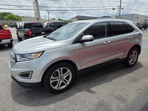 Used 2017 Ford Edge Titanium w/ Technology Package FWD image 8