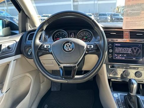 Certified 2019 Volkswagen Golf SE w/ Driver Assistance Package image 16