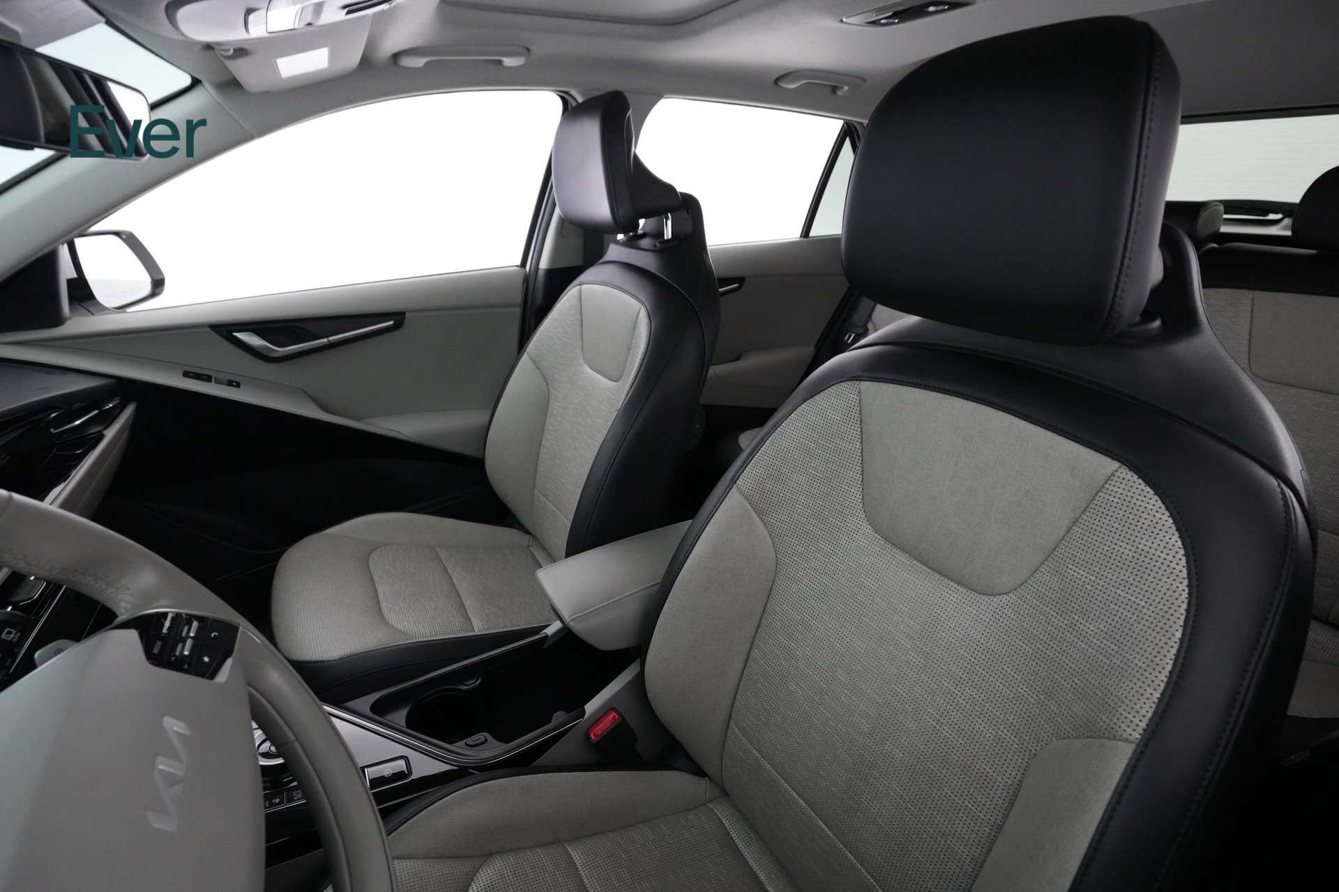 Used 2023 Kia Niro Wave FWD image 4