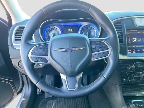 Used 2019 Chrysler 300 Touring w/ Sport Appearance Package image 11