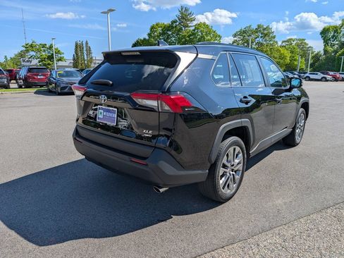 Used 2023 Toyota RAV4 XLE Premium AWD/4WD image 6