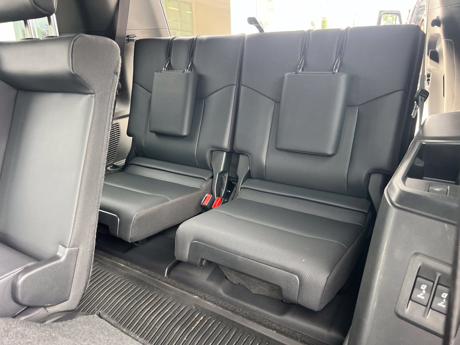Used 2025 Lexus GX 550 w/ Accessory Package (2T) AWD/4WD image 32