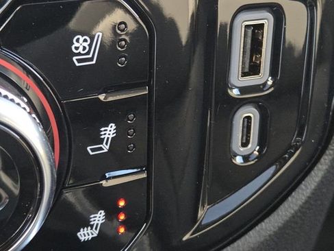 New 2025 GMC Sierra 2500 SLT w/ SLT Premium Package image 8