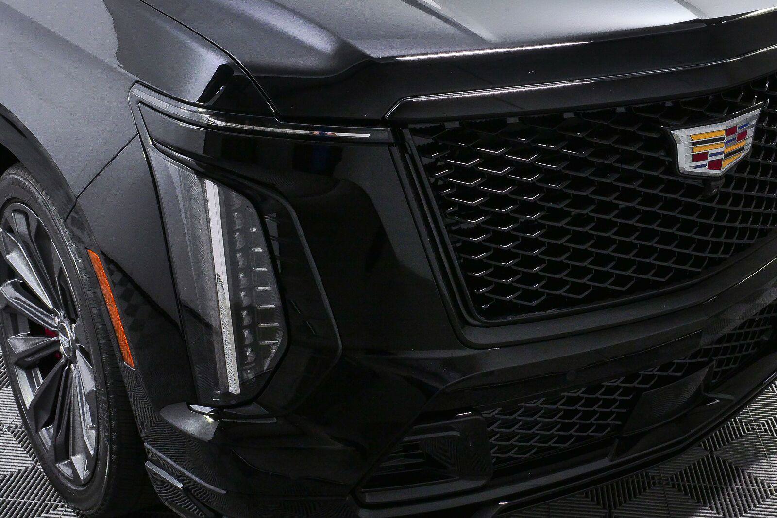 Used 2025 Cadillac Escalade V w/ LPO, Floor Liner Package AWD/4WD image 37