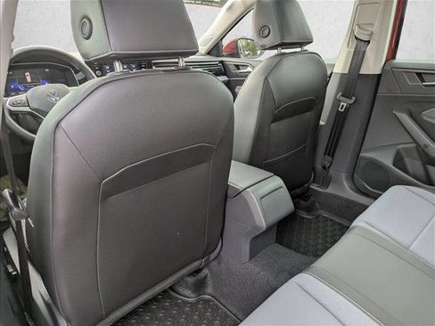 Certified 2025 Volkswagen Jetta SE w/ Sunroof Package FWD image 24
