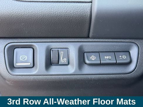 Used 2020 GMC Acadia Denali w/ Technology Package AWD/4WD image 19