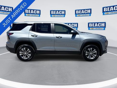 New 2026 Chevrolet Equinox LT w/ Convenience Package II FWD image 9