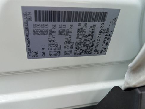 Used 2024 Nissan Rogue S FWD image 39