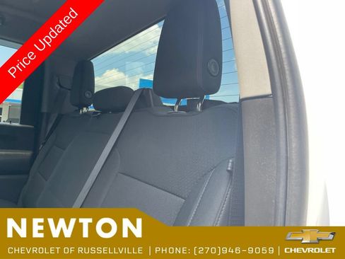 Used 2022 Chevrolet Silverado 2500 Custom w/ Custom Value Package AWD/4WD image 31