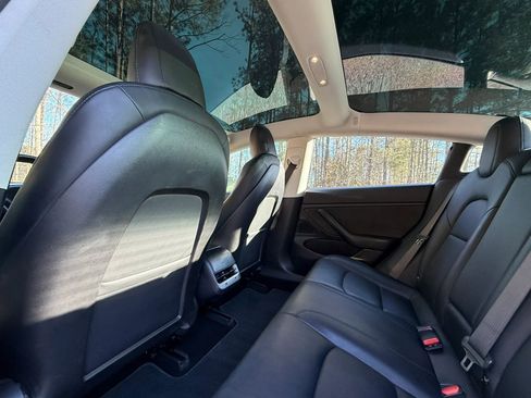 Used 2018 Tesla Model 3 Mid Range image 16