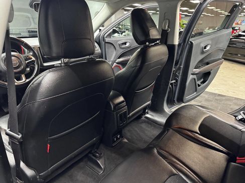 Used 2018 Jeep Compass Trailhawk w/ Safe & Security Group image 40