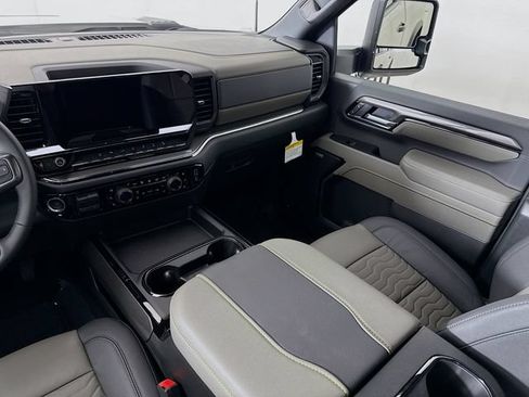 New 2026 Chevrolet Silverado 2500 ZR2 AWD/4WD image 25