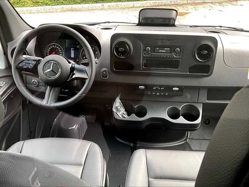 New 2025 Mercedes-Benz Sprinter 2500 image 8