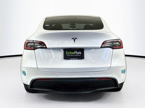 Used 2021 Tesla Model Y Long Range AWD/4WD image 7