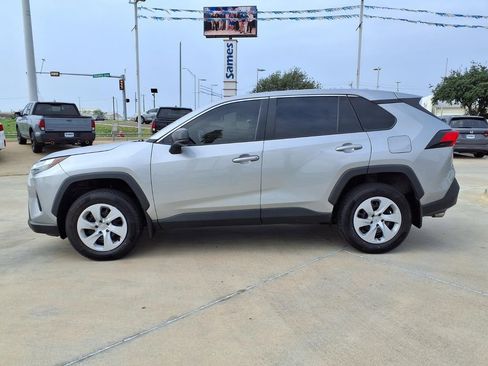 Used 2023 Toyota RAV4 LE FWD image 4