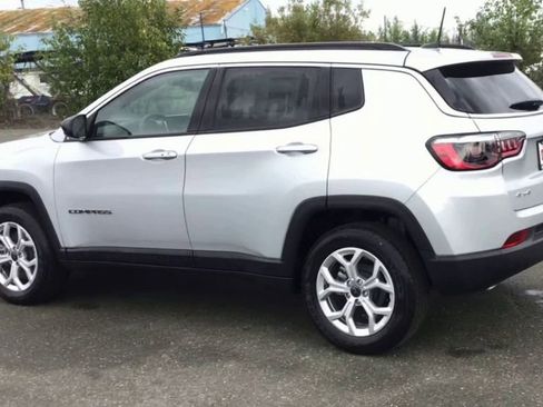 New 2025 Jeep Compass Latitude image 6