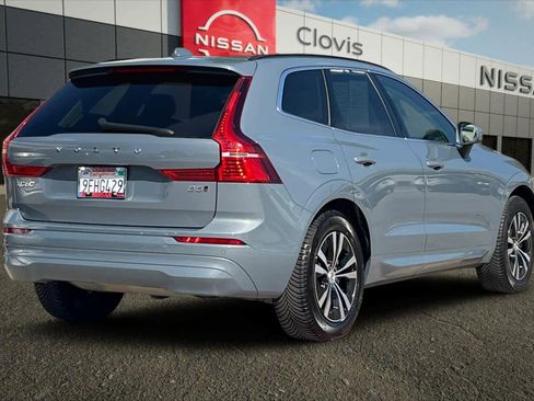 Used 2023 Volvo XC60 B5 Core image 3
