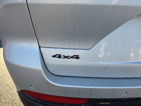 New 2025 Jeep Grand Cherokee Altitude image 29