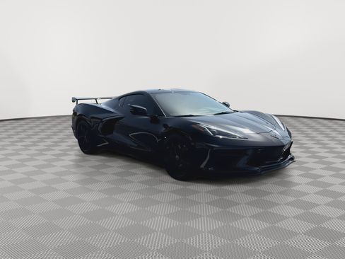Used 2021 Chevrolet Corvette Stingray Preferred Cpe w/ Z51 Performance Package RWD image 2