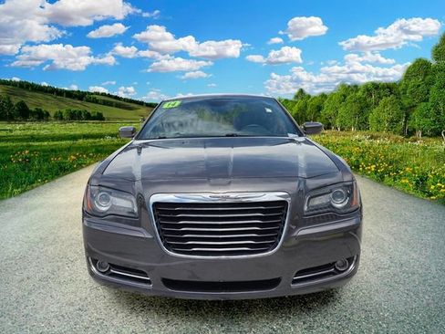 Used 2014 Chrysler 300 S w/ Light Group RWD image 8
