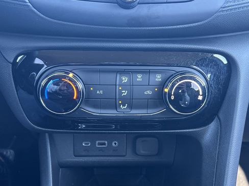 Used 2022 Buick Encore GX Preferred image 6