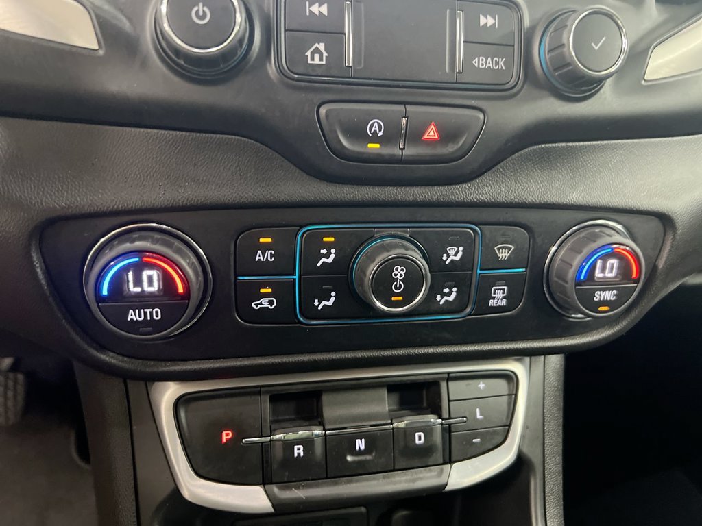 Used 2022 GMC Terrain SLE w/ Driver Convenience Package AWD/4WD image 17