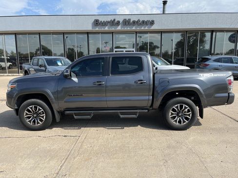 Used 2021 Toyota Tacoma TRD Off-Road image 1
