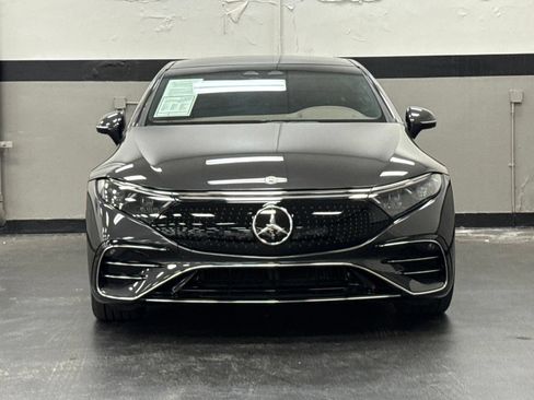 Used 2023 Mercedes-Benz EQS 580 4MATIC Sedan image 3