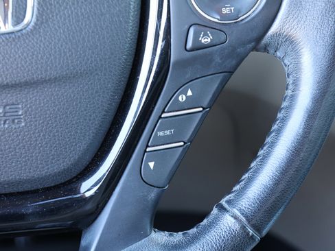 Used 2017 Honda Pilot Touring image 24