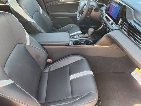 New 2026 Toyota Camry Hybrid image 10