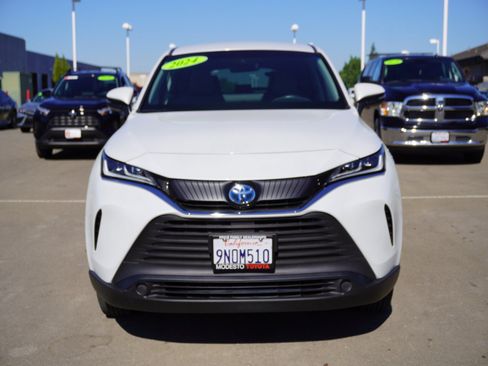 Used 2024 Toyota Venza LE AWD/4WD image 6