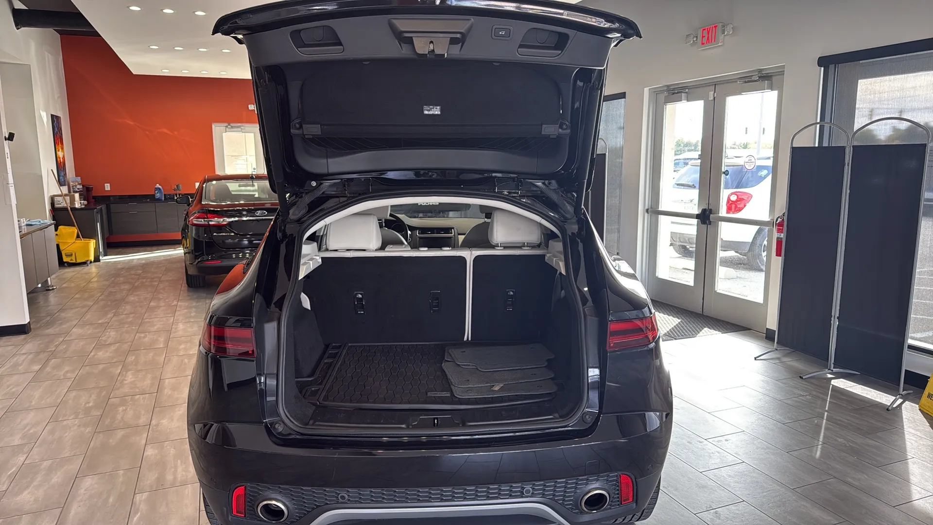 Used 2020 Jaguar E-PACE AWD/4WD image 32