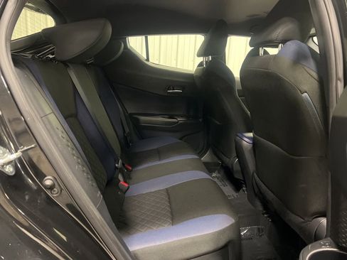 Used 2020 Toyota C-HR XLE image 10