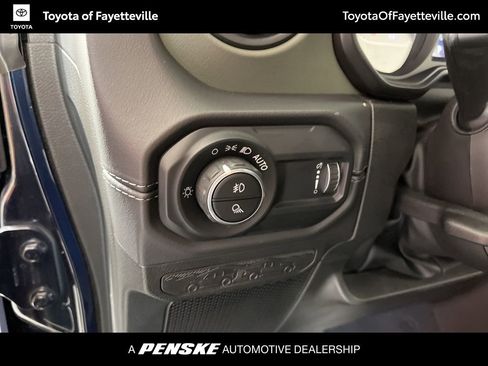 Used 2025 Jeep Gladiator Mojave image 28