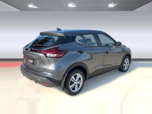 New 2025 Nissan Kicks Play S image 9