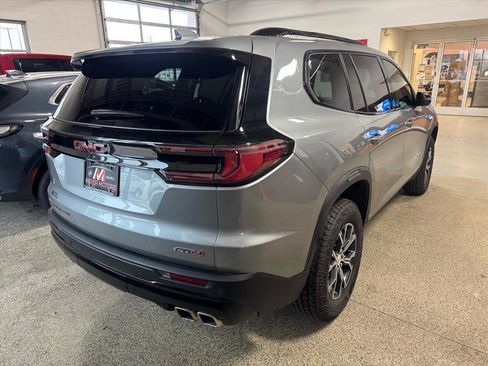 Used 2024 GMC Acadia AT4 w/ Luxury Package image 5