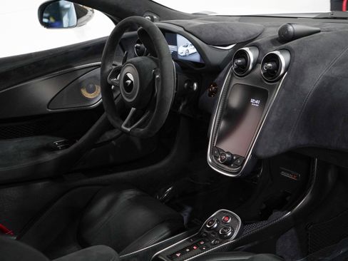 Used 2019 McLaren 600LT RWD image 17