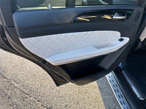 Used 2019 Mercedes-Benz GLS 550 4MATIC image 20