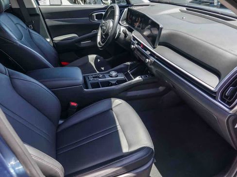 Certified 2025 Kia Sorento EX FWD image 15