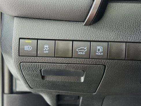 Used 2023 Toyota Camry SE FWD image 11
