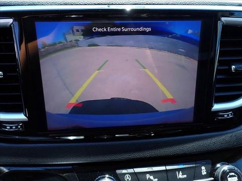 Used 2024 Chrysler Pacifica Touring-L FWD image 28