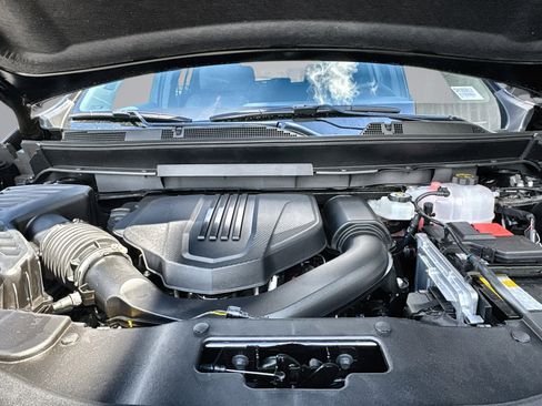 New 2026 Chevrolet Traverse RS w/ LPO, Floor Liner Package AWD/4WD image 37