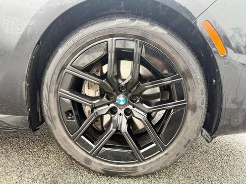 Used 2024 BMW 740i xDrive image 27
