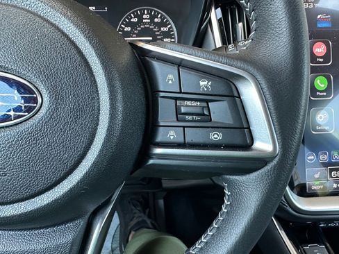 Used 2025 Subaru Outback Premium AWD/4WD image 4